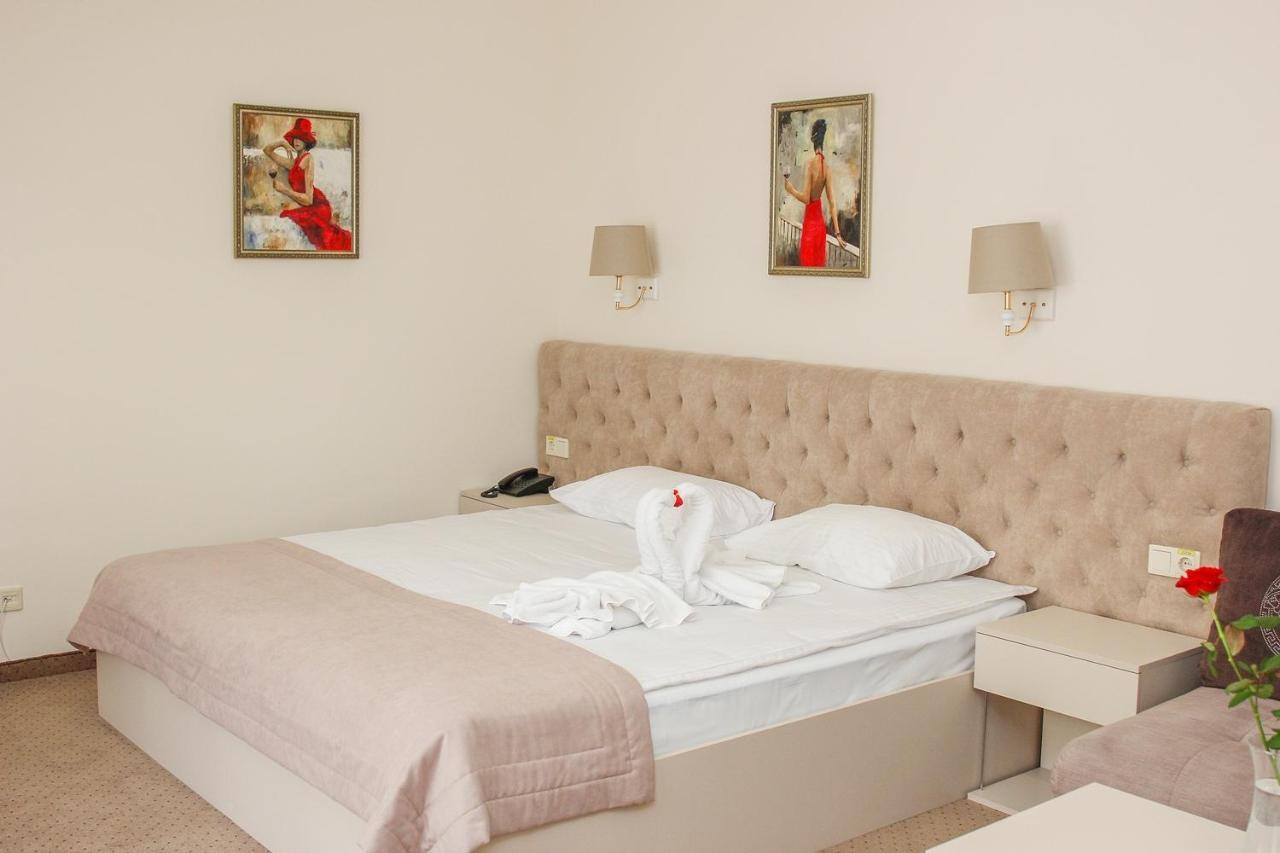 Hotel 52 Одеса Екстериор снимка